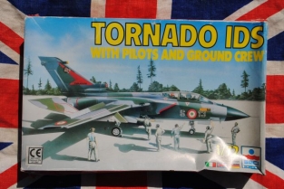 ESCI 9077  TORNADO IDS with Pilots and Ground Crew